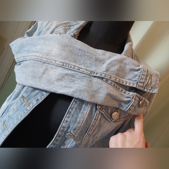A Talula Vintage Light Blue Denim Jacket - Picture 6 of 16